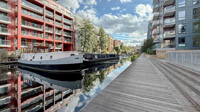 2 Bedroom Apartment For Sale In Hertford Road, De Beauvoir, N1