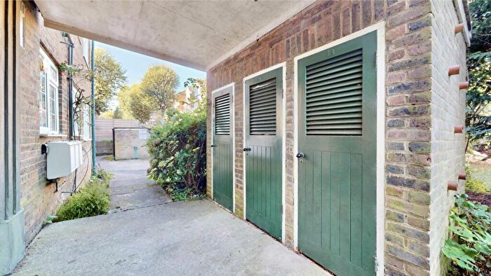 2 Bedroom Apartment For Sale In Stanhope Road, Highgate, N6