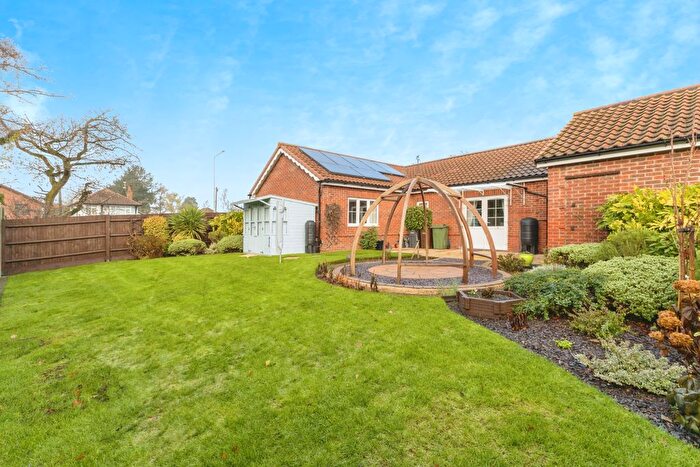 2 Bedroom Bungalow For Sale In Sutton Drive, Wymondham, Norfolk, NR18