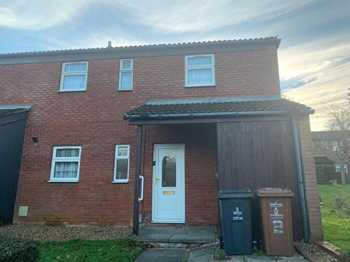 3 Bedroom End Of Terrace House To Rent In Skipton Close, Stevenage, SG2