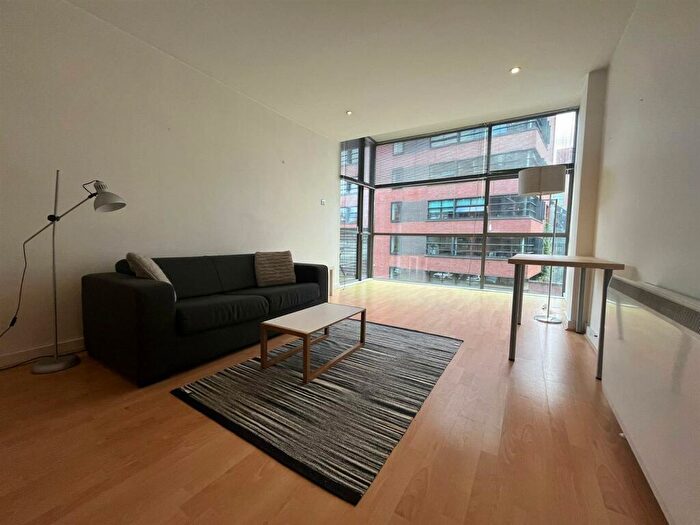 1 Bedroom Apartment To Rent In Deansgate Quay, Deansgate, M3