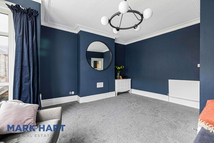 1 Bedroom Flat To Rent In Beauval Road, London, SE22