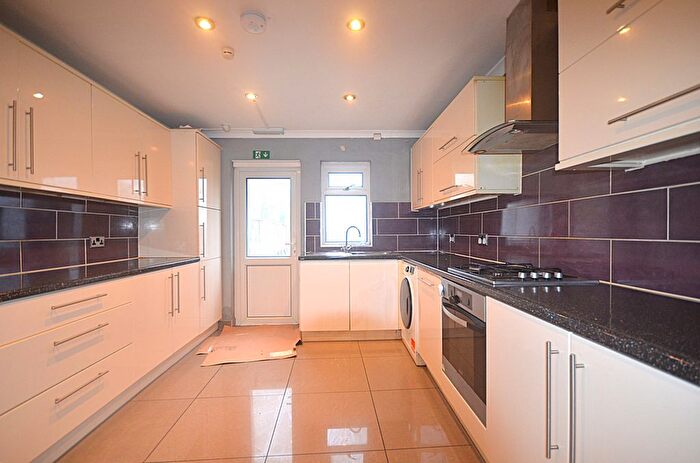 3 Bedroom End Terrace House To Rent In Keogh Road, E15