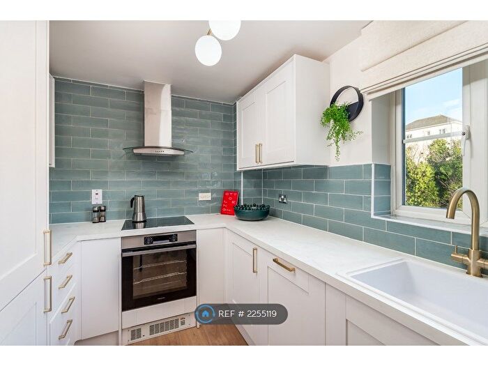 1 Bedroom Flat To Rent In Princes Gate, High Wycombe, HP13