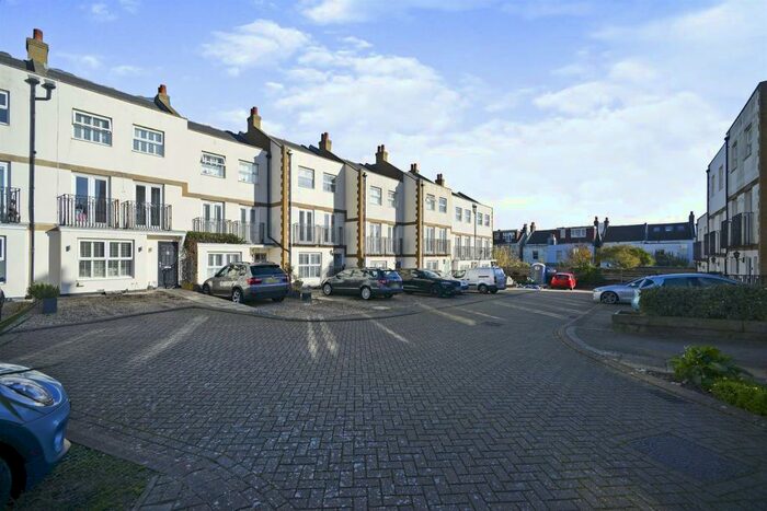 4 Bedroom Mews To Rent In Arundel Place, Brighton, BN2