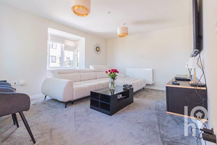 3 Bedroom Detached House For Sale In Dunlin End, Halfway, ME12