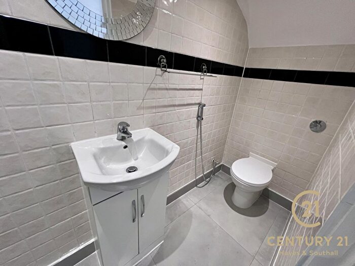 2 Bedroom End Of Terrace House To Rent In Wilstone Close, UB4