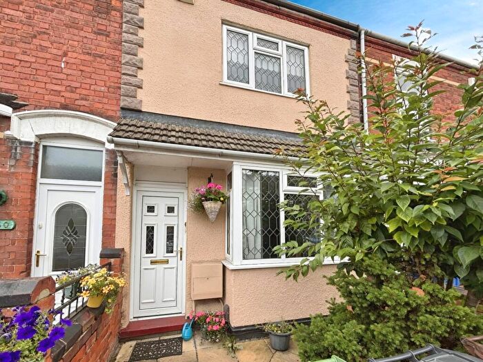 3 Bedroom Terraced House For Sale In Heneage Road, Grimsby, Lincolnshire, DN32