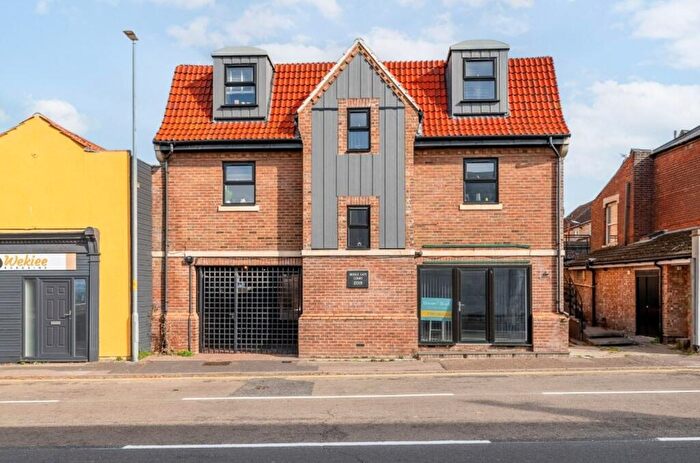 2 Bedroom Flat For Sale In Mill Road, Great Yarmouth, NR31