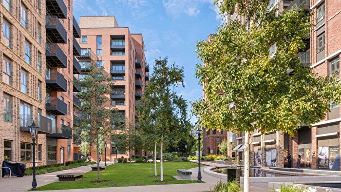 2 Bedroom Flat For Sale In Mary Neuner Road, London, N8