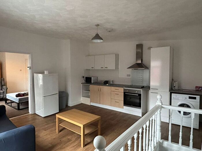 2 Bedroom Studio To Rent In Bradley Avenue, Castleford, WF10