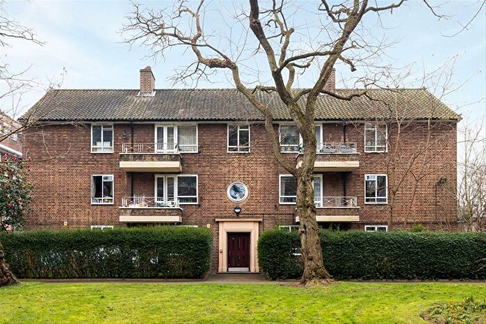 3 Bedroom Flat To Rent In Townshend Estate, St, John's Wood, NW8