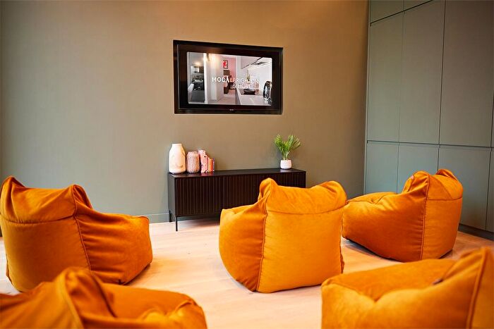 2 Bedroom Apartment To Rent In Boulevard Place, Hove, East Sussex, BN3