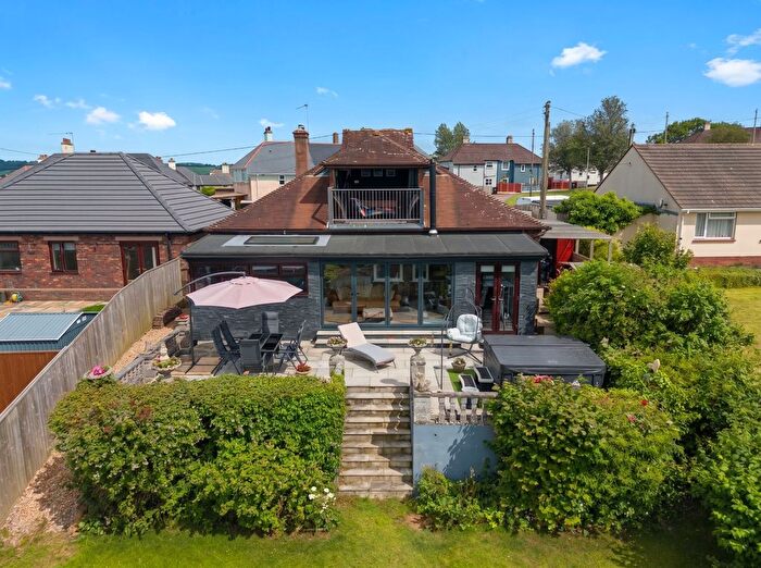 4 Bedroom Detached Bungalow For Sale In Barnfield, Crediton, EX17
