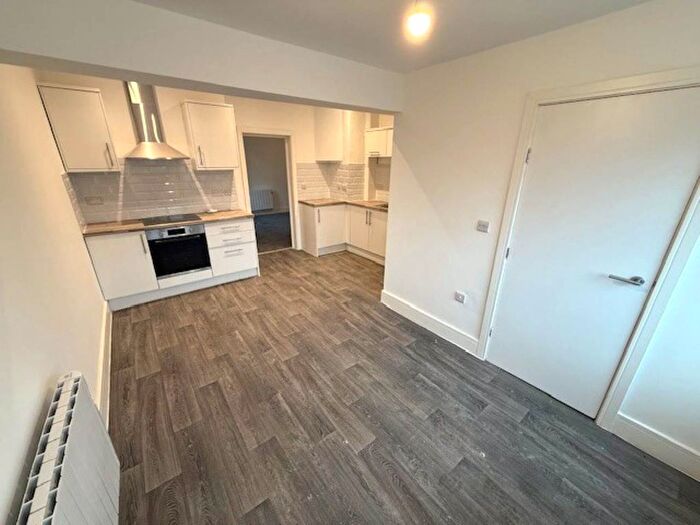 1 Bedroom Flat To Rent In Wakefield Road, Barnsley, S71