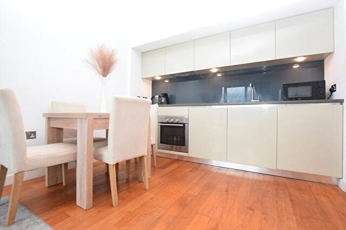 2 Bedroom Apartment To Rent In Th Floor In City Lofts, St. Pauls Square, S1