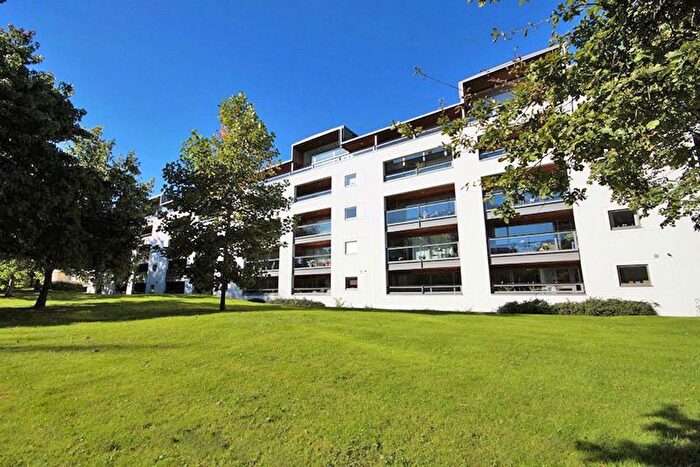 4 Bedroom Flat To Rent In Montpellier Grove, Cheltenham, GL50