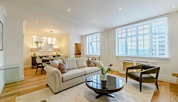 3 Bedroom Flat To Rent In Strathmore Court, Park Road, St Johns Wood, London, NW8