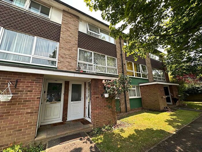 2 Bedroom Terraced House To Rent In Botwell Lane, Hayes, Greater London, UB3