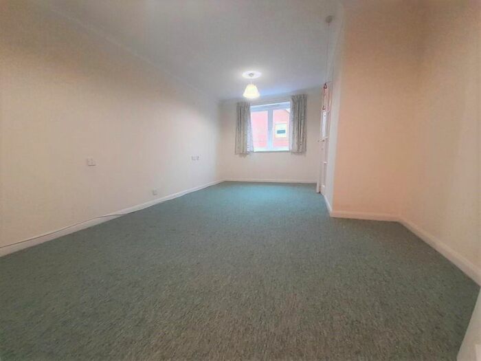 1 Bedroom Flat To Rent In Willow Road, Aylesbury, HP19