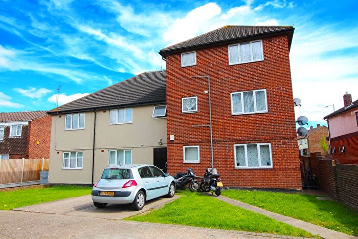 1 Bedroom Flat To Rent In Rainham Road North, Dagenham, Essex, RM10