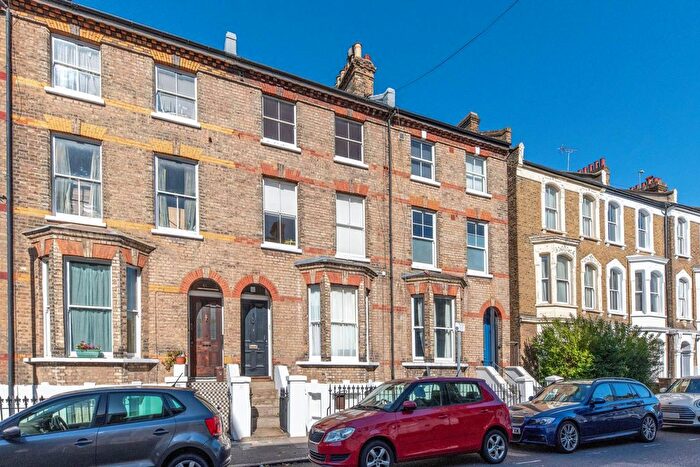 1 Bedroom Flat For Sale In Disraeli Road, London, SW15