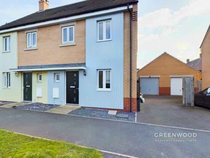 3 Bedroom Semi-Detached House To Rent In Kensington Road, Colchester, CO2