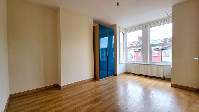 5 Bedroom Terraced House To Rent In Fernlea Road, Tooting Borders, CR4