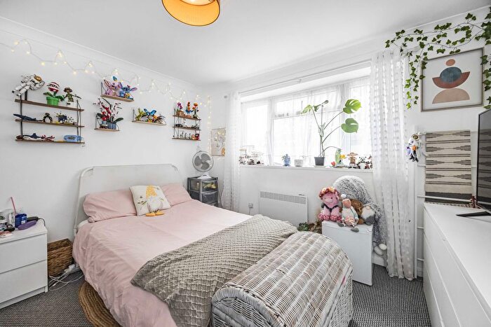 2 Bedroom Flat For Sale In St. James Road, London, E15