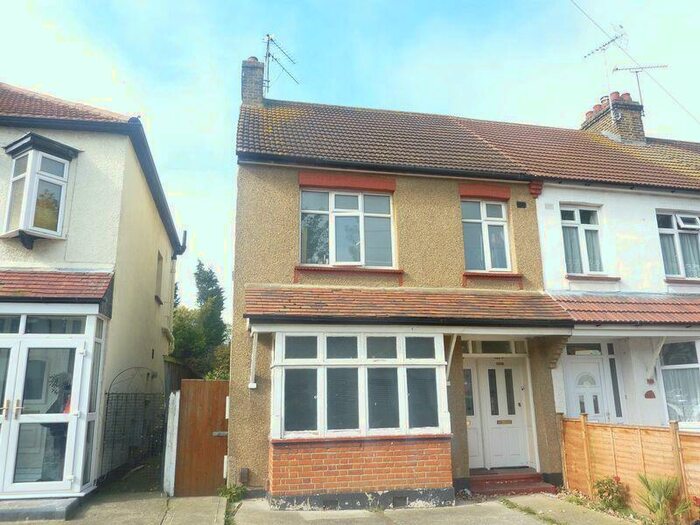2 Bedroom Flat To Rent In Westbury Road, Southend-On-Sea, SS2