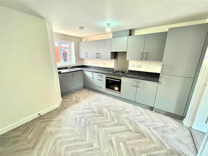 3 Bedroom Property To Rent In Horwood Drive, Gedling, Nottingham, NG4