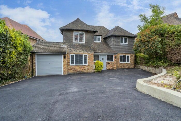 4 Bedroom Detached House To Rent In Foxdell Way, Chalfont St. Peter, Gerrards Cross, Buckinghamshire, SL9