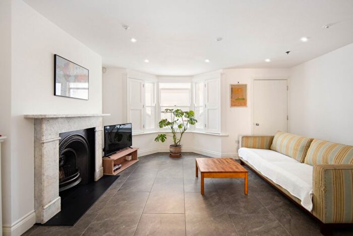 5 Bedroom Detached House For Sale In Dunlace Road, London, E5