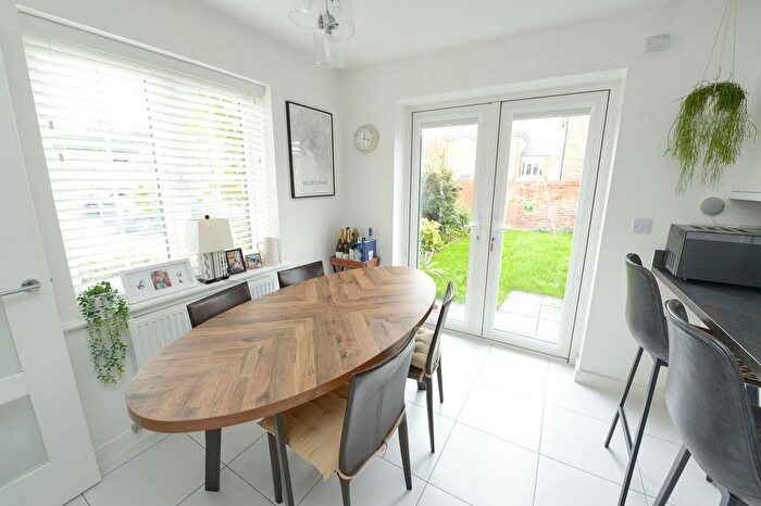 3 Bedroom Semi-Detached House For Sale In Yeomans Lane, Blackwater, Camberley, GU17