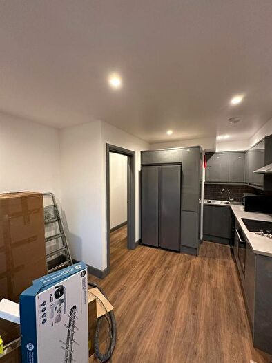 4 Bedroom Flat To Rent In Flat, Beddington Gardens, Wallington, SM6