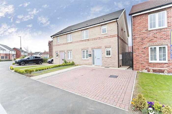 3 Bedroom Semi-Detached House For Sale In High Grange Way, Wingate, TS28