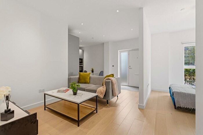 Studio To Rent In Florence House, Lundy Close, London, NW9