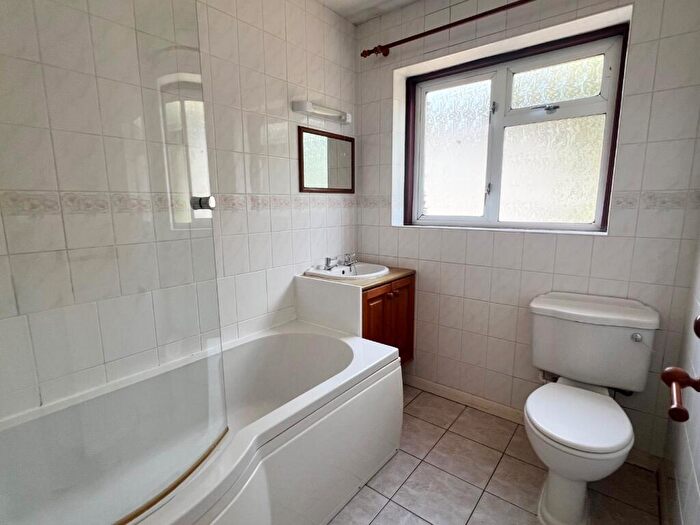 2 Bedroom Bungalow For Sale In Blackfield Road, Fawley, Southampton, Hampshire, SO45