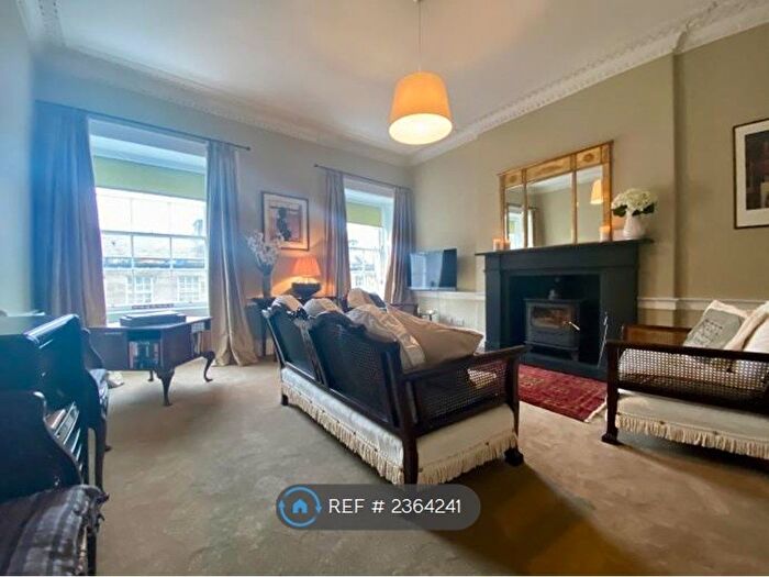 3 Bedroom Flat To Rent In St. Stephen Street, Edinburgh, EH3