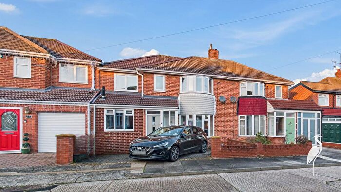 3 Bedroom Semi-Detached House For Sale In Borrowdale Avenue, Seaburn Dene, Sunderland, SR6