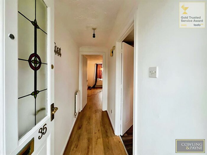 2 Bedroom End Of Terrace House To Rent In Lennox Drive, Wickford, SS12