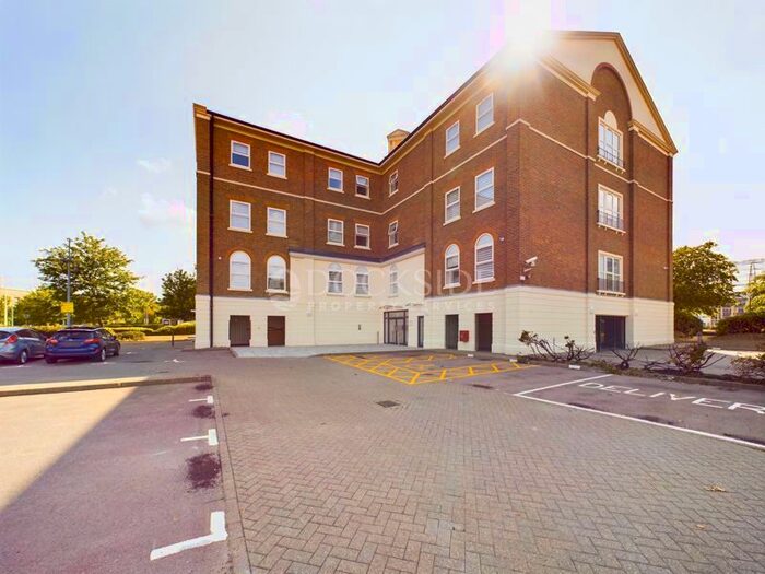 1 Bedroom Flat To Rent In Quayside, Chatham Maritime, Chatham, ME4