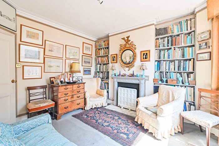 1 Bedroom Flat For Sale In St Peters Street, Islington, London, N1