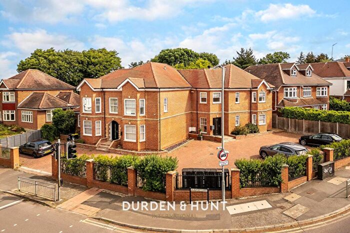 2 Bedroom Apartment For Sale In Manor Road, Chigwell, IG7