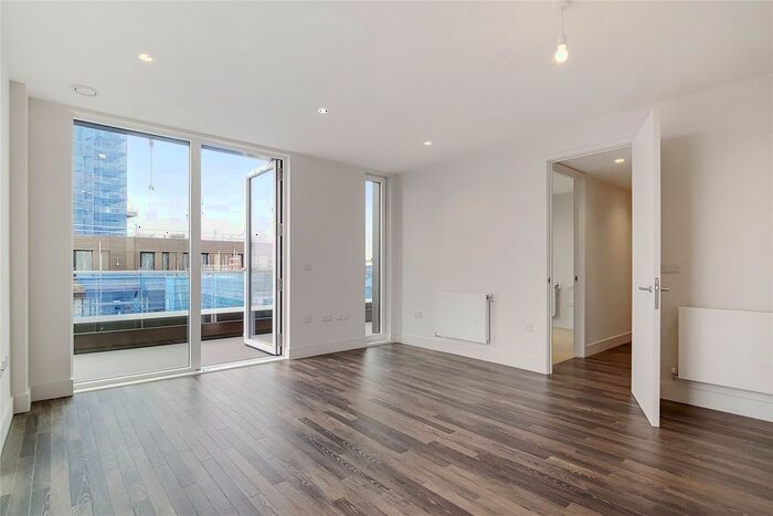 2 Bedroom Flat To Rent In Moulding Lane, London, SE14