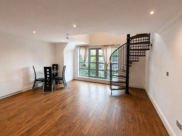 2 Bedroom Flat To Rent In Church View Buildings, Chingford, E4
