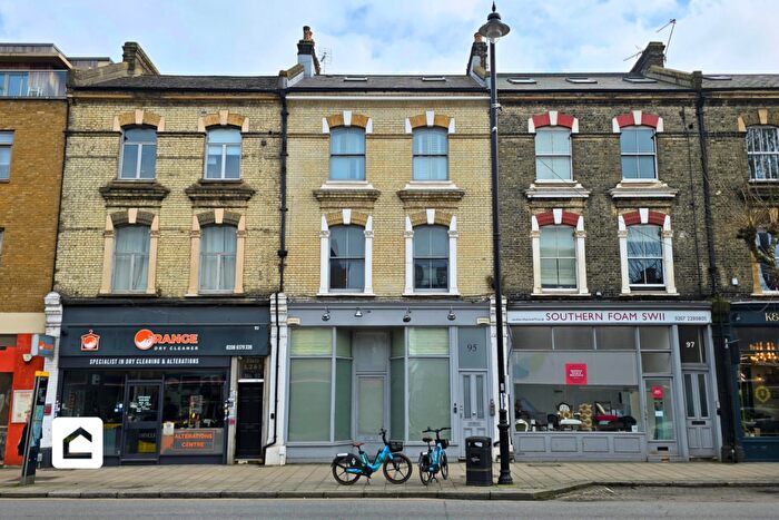 2 Bedroom Apartment For Sale In St. Johns Hill, London, SW11