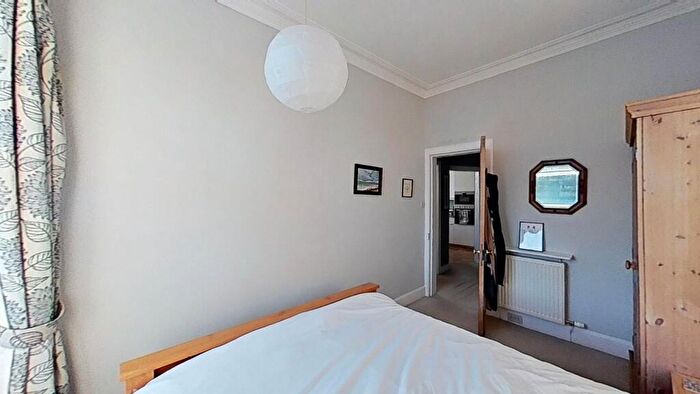 1 Bedroom Flat To Rent In Perth Street, Edinburgh, Midlothian, EH3