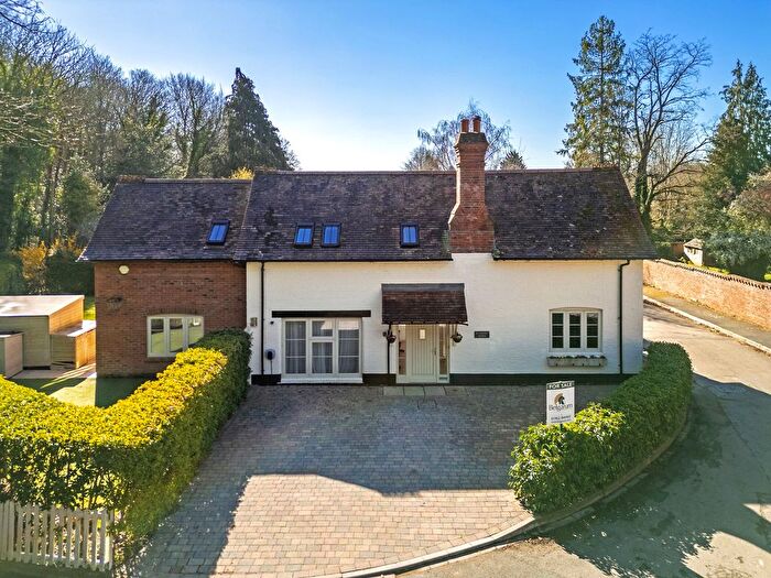 4 Bedroom Detached House For Sale In Park Lane, Abbots Worthy, SO21