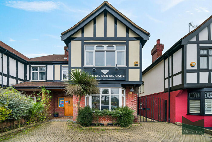 1 Bedroom Flat To Rent In Durnsford Road, Bounds Green, N11